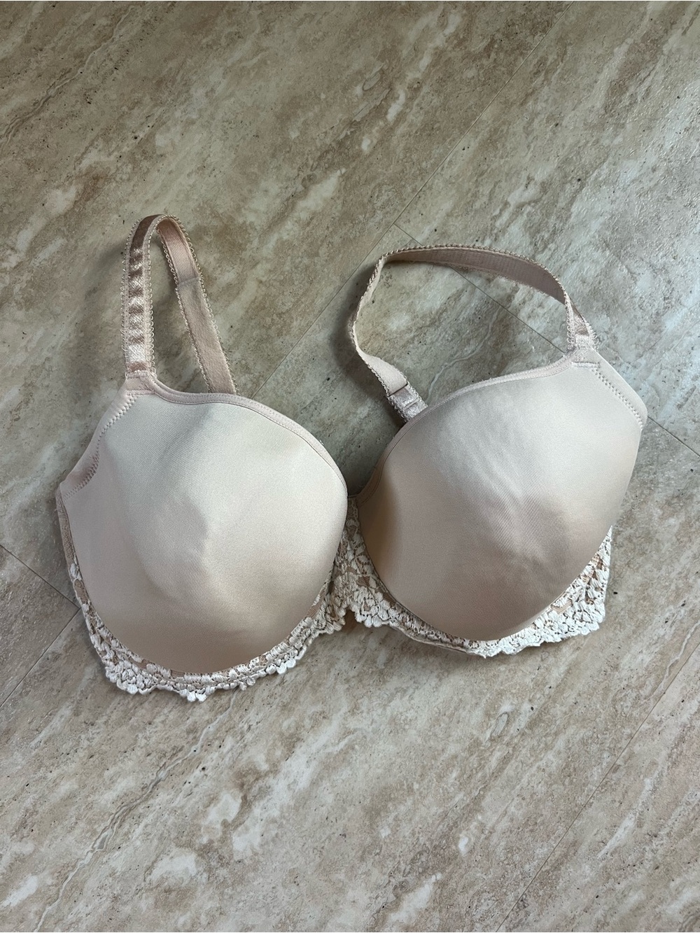 Wacoal Cream Tan Women's Embrace Lace Contour T-Shirt Bra 853191 34G
